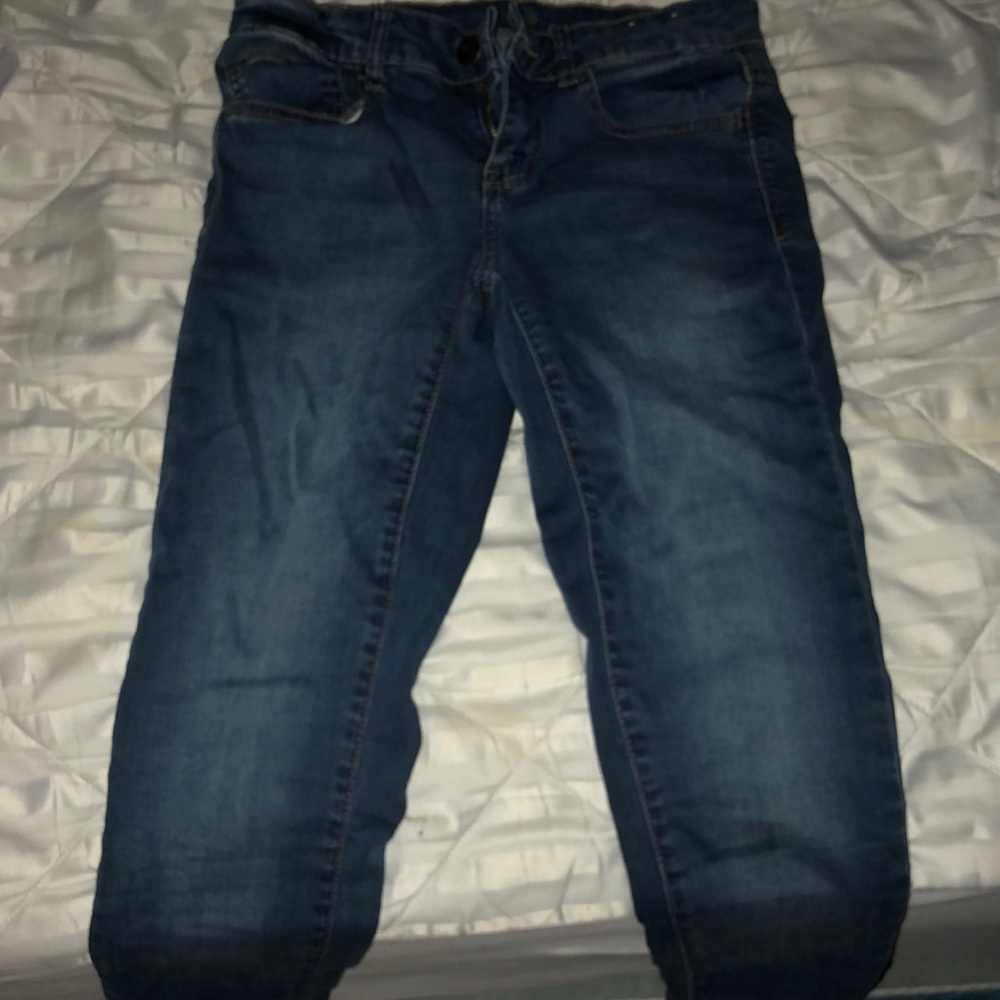 SO blue jeans with no rips